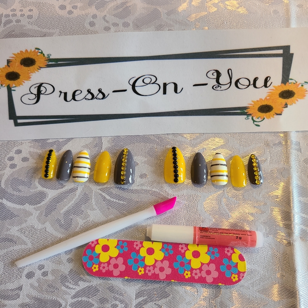 Press on nails